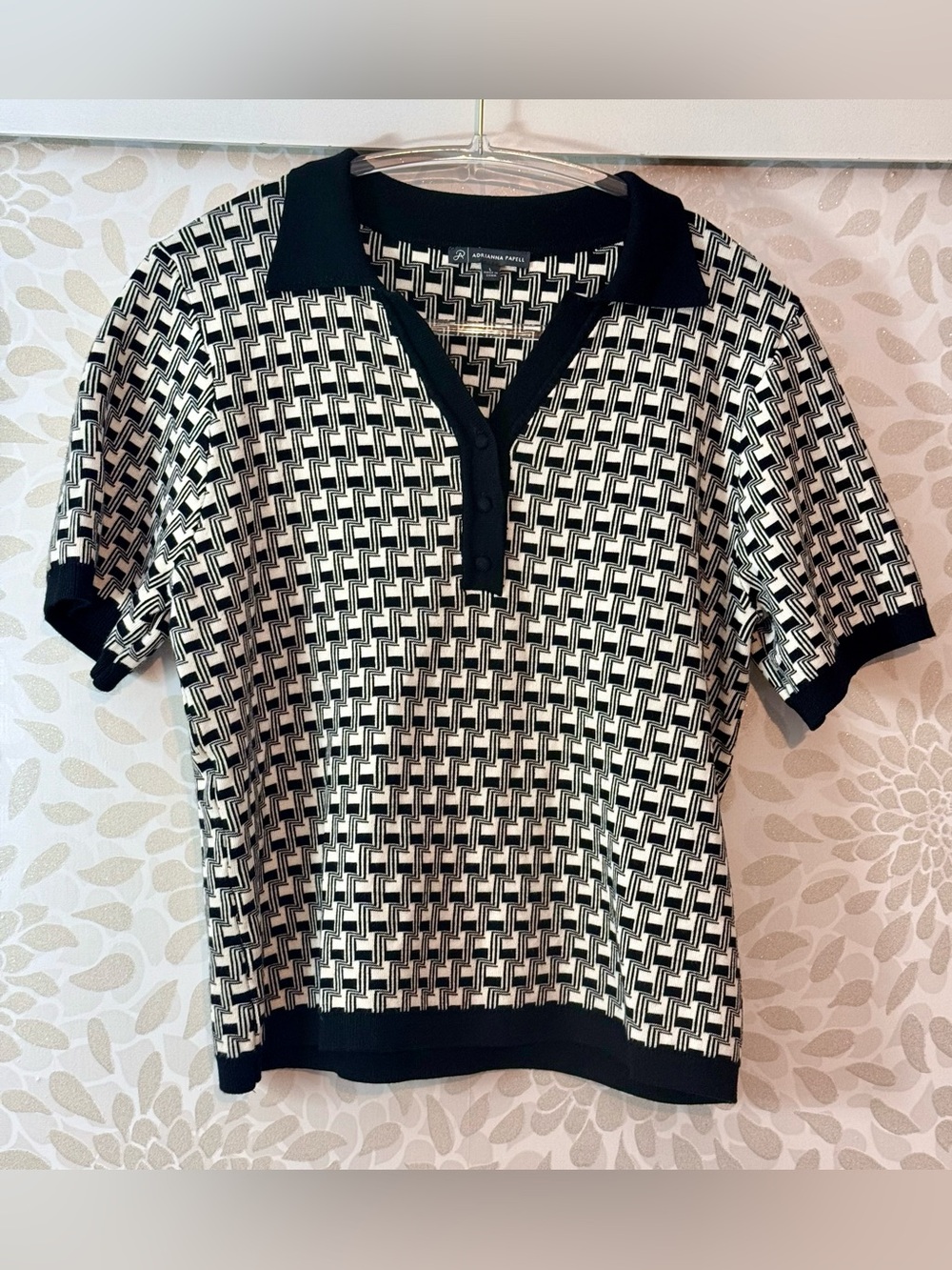 Adrianna Papell Women’s L Black White Jacquard Short Sleeve Polo Collar Sweater
